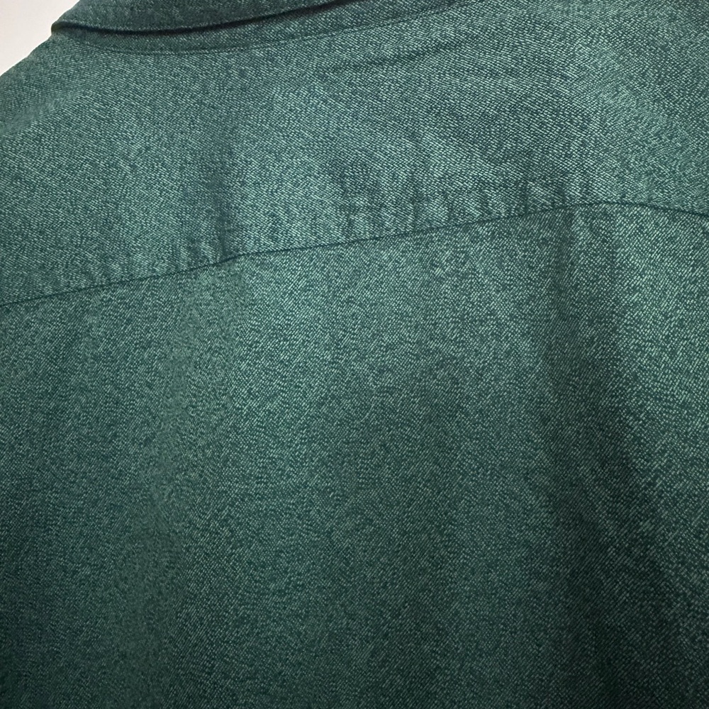 ☘️Banana Republic Men's Button-Down Shirt in Forest Green - Picture 4 of 5